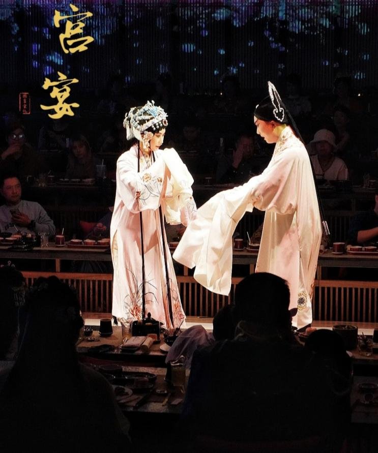 Shanghai Clash of Eras - Photo 3